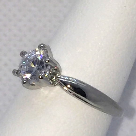 🎁 3/4  ctw Triple A CZ ring nwot 6 prong setting. Tiffany style engagement ring - Picture 7 of 9